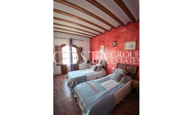 Herverkoop - Villa -
Lorca - Lorca Centro