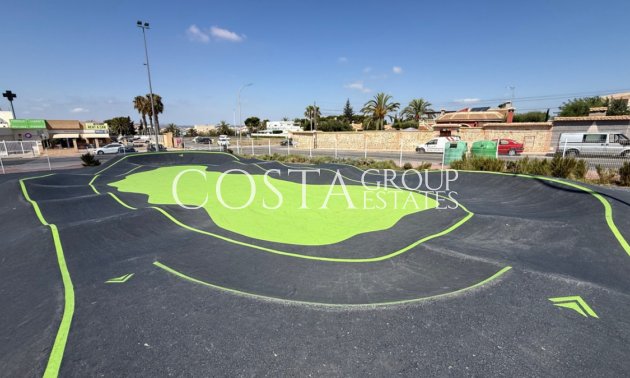 Odsprzedaż - Willa -
Torrevieja - Torrevieja Centro