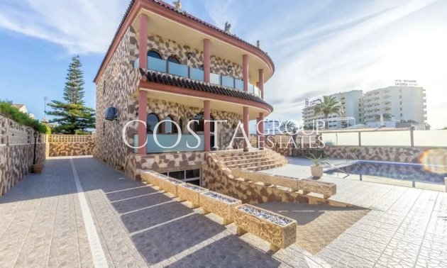 Resale - Villa -
Orihuela - La Zenia