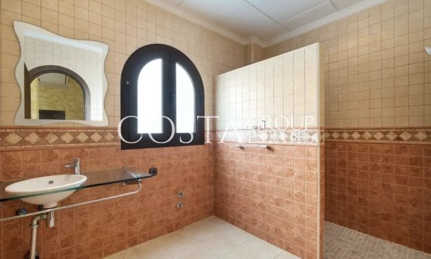 Resale - Villa -
Orihuela - La Zenia