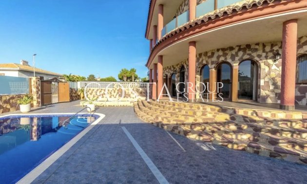 Resale - Villa -
Orihuela - La Zenia