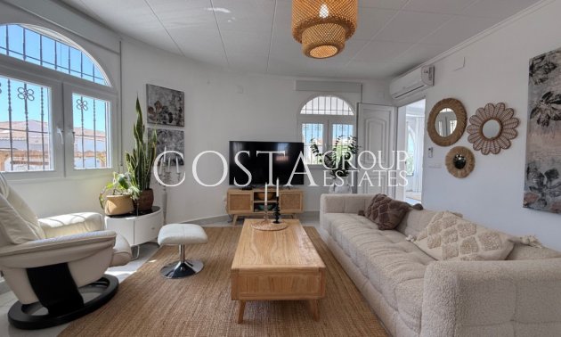 Resale - Villa -
Torrevieja - Torrevieja Centro