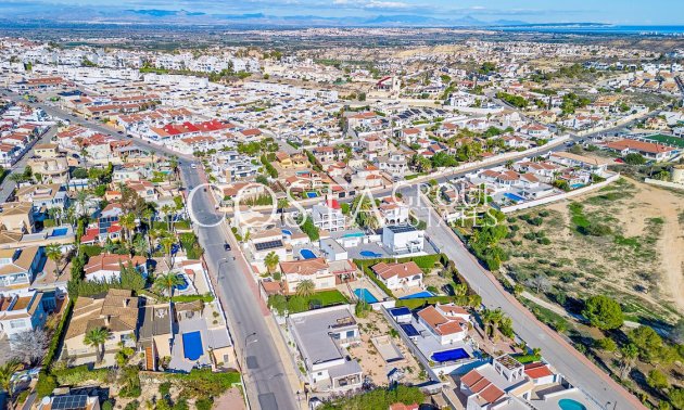 Resale - Villa -
Rojales - Ciudad Quesada