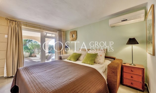 Resale - Villa -
Teulada - Moraira