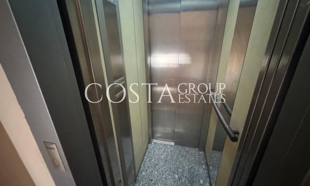 Resale - Apartments -
Torrevieja - Torrevieja Centro