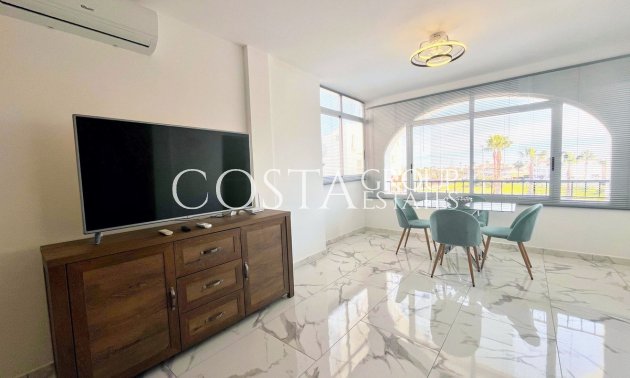 Resale - Apartments -
Orihuela - Villamartin