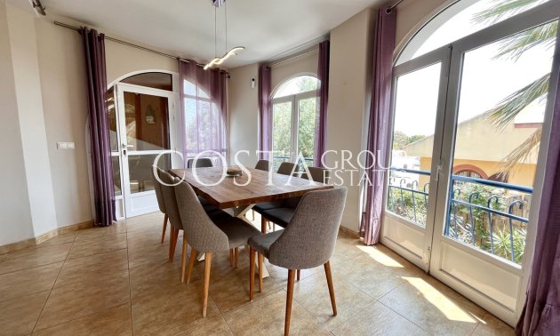 Resale - Villa -
Orihuela - La Zenia