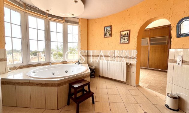 Resale - Villa -
Orihuela - La Zenia