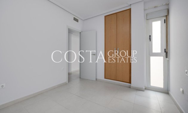 Resale - Apartments -
Torrevieja - Torrevieja Centro