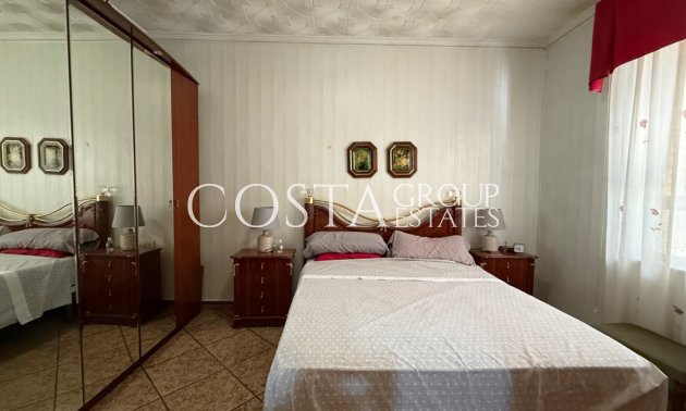 Resale - House -
Torrevieja - Torrevieja Centro