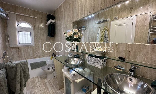 Resale - Villa -
Orihuela - Villamartin