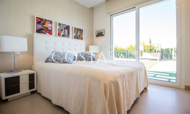 Resale - Villa -
Orihuela - Las Colinas Golf