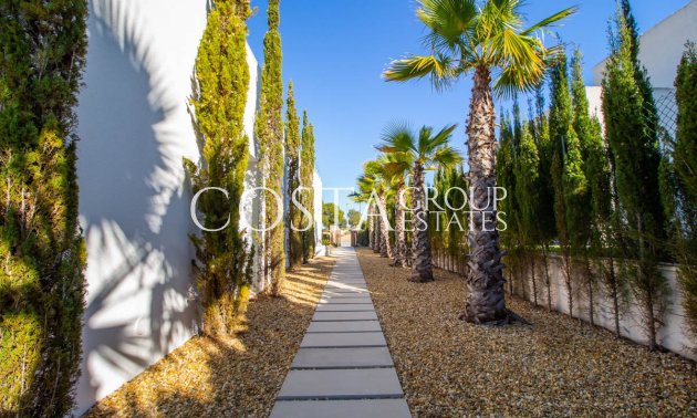Resale - Villa -
Orihuela - Las Colinas Golf