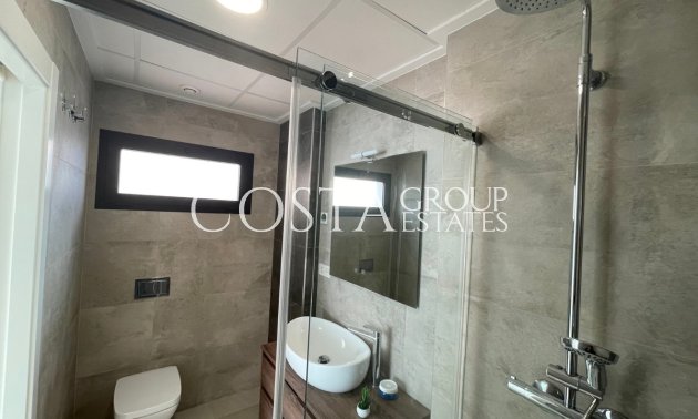 Odsprzedaż - Willa -
Benijofar