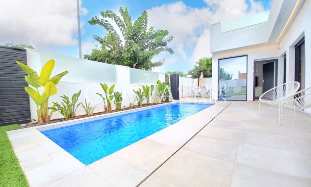 Resale - Villa -
Pilar de la Horadada - Pilar de la Horadada Centro