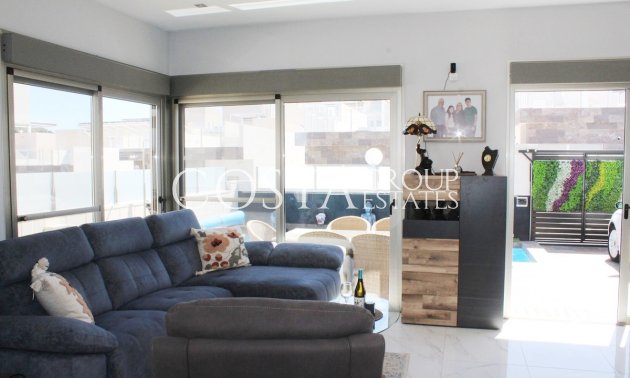 Resale - Villa -
Orihuela - Orihuela Costa