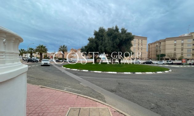 Resale - House -
Guardamar del Segura - Guardamar del Segura Centro