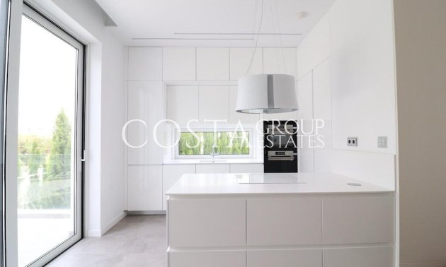 Resale - Villa -
Orihuela - Campoamor