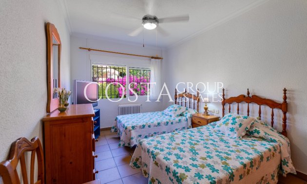 Resale - Villa -
Orihuela - Campoamor
