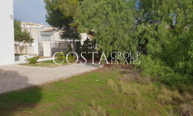 Resale - Villa -
Orihuela - La Zenia