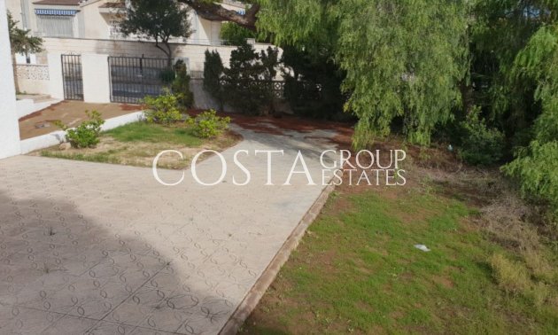 Resale - Villa -
Orihuela - La Zenia