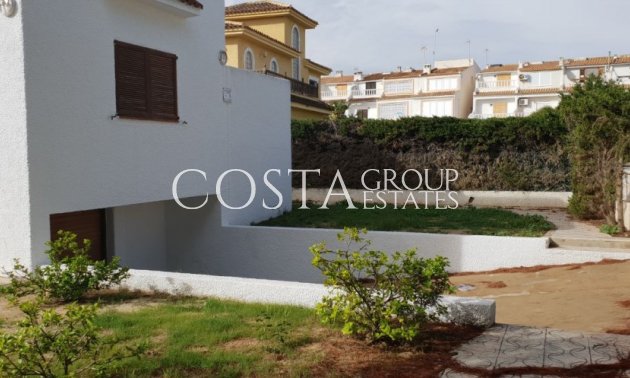 Resale - Villa -
Orihuela - La Zenia