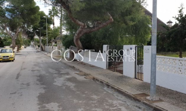 Resale - Villa -
Orihuela - La Zenia