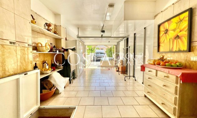 Resale - House -
Torrevieja - Torrevieja Centro