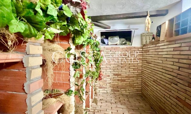 Resale - House -
Torrevieja - Torrevieja Centro