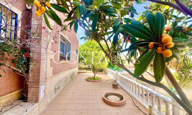 Resale - House -
Torrevieja - Torrevieja Centro