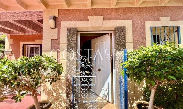 Resale - House -
Torrevieja - Torrevieja Centro