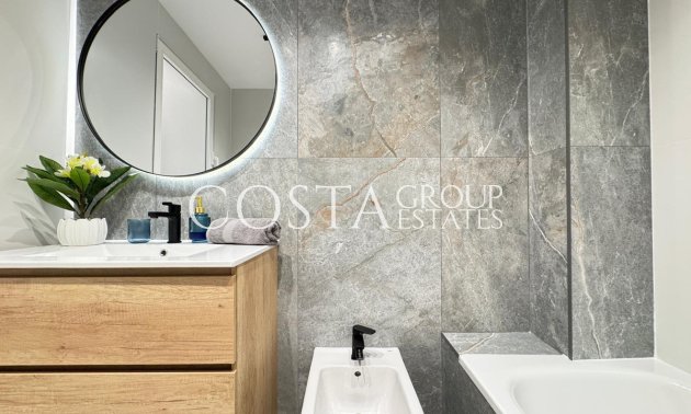 Resale - Apartments -
Torrevieja - Torrevieja Centro