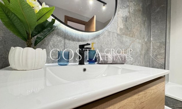 Resale - Apartments -
Torrevieja - Torrevieja Centro