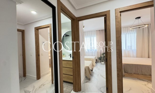 Resale - Apartments -
Torrevieja - Torrevieja Centro