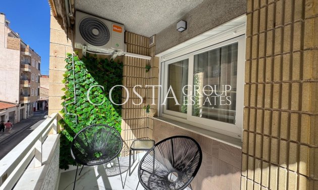 Resale - Apartments -
Torrevieja - Torrevieja Centro