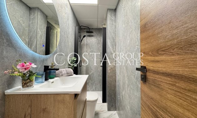 Resale - Apartments -
Torrevieja - Torrevieja Centro