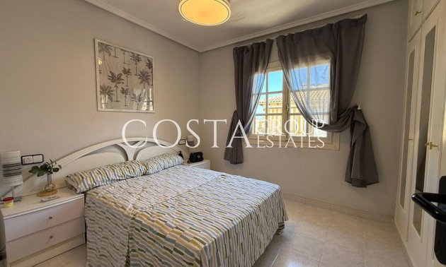 Resale - House -
Torrevieja - Torrevieja Centro