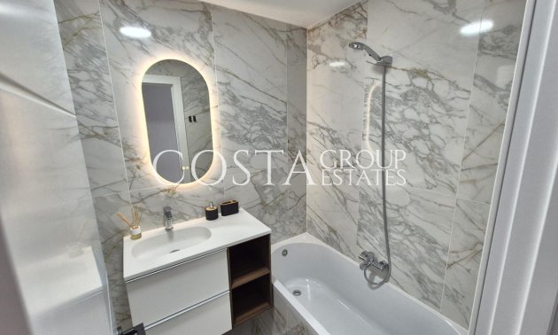 Resale - Apartments -
Torrevieja - Torrevieja Centro