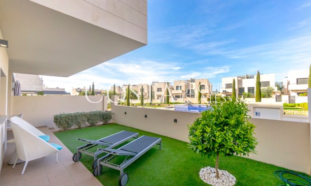 Resale - Apartments -
Orihuela - Orihuela Costa