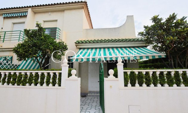 Resale - Villa -
Orihuela - Punta Prima