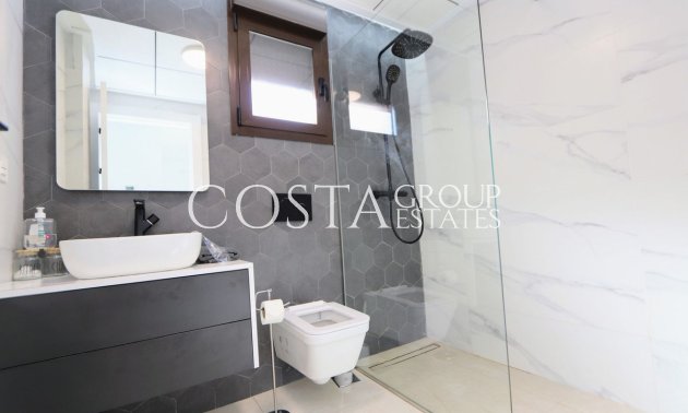 Resale - Villa -
Orihuela - Villamartin