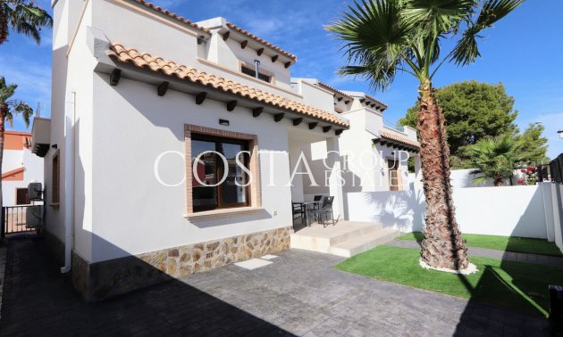 Resale - Villa -
Orihuela - Villamartin