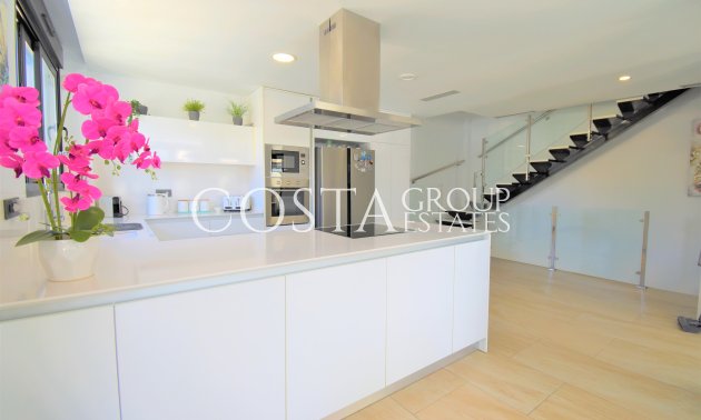 Resale - Villa -
Orihuela Costa - Villamartín