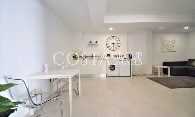 Resale - Villa -
Orihuela Costa - Villamartín