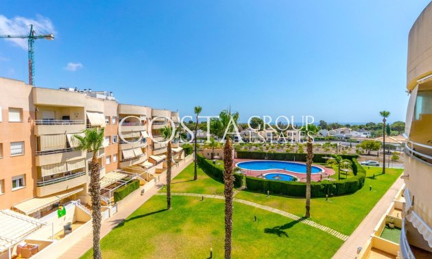 Resale - Apartments -
Orihuela - Campoamor