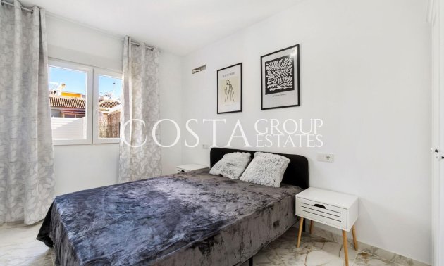 Resale - Villa -
Torrevieja - El Chaparral