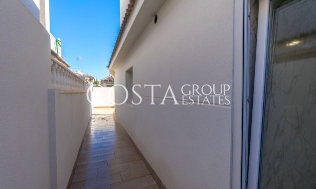 Resale - Villa -
Torrevieja - El Chaparral