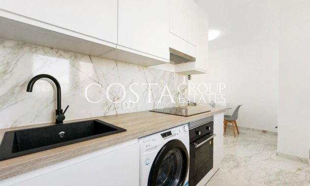 Resale - Villa -
Torrevieja - El Chaparral