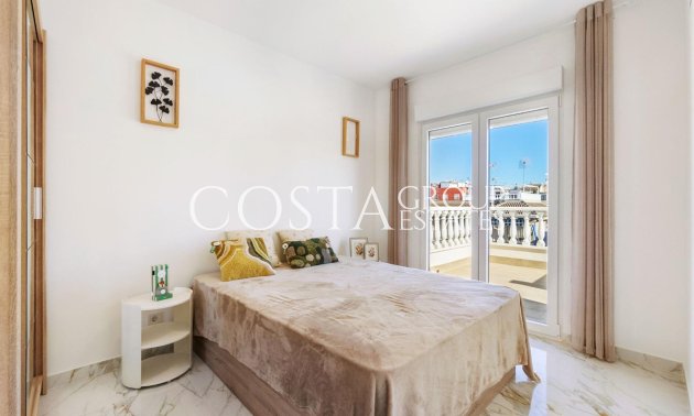 Resale - Villa -
Torrevieja - El Chaparral