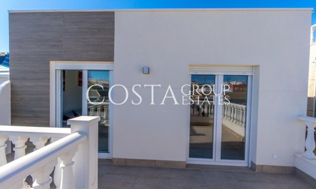 Resale - Villa -
Torrevieja - El Chaparral